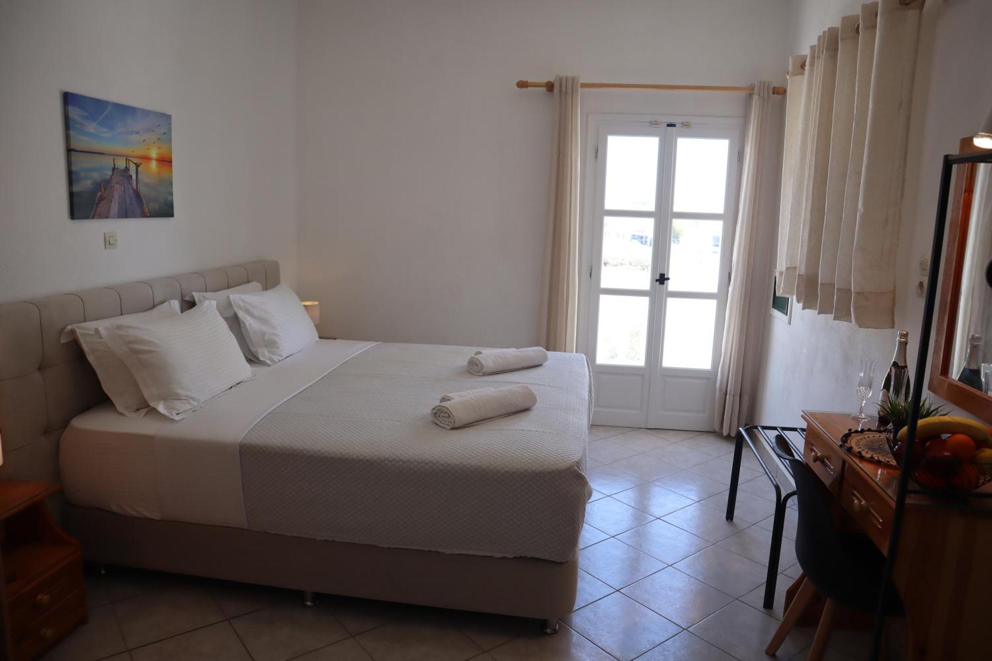 Pension St.George Rooms & Studios Perivolos  Exterior foto
